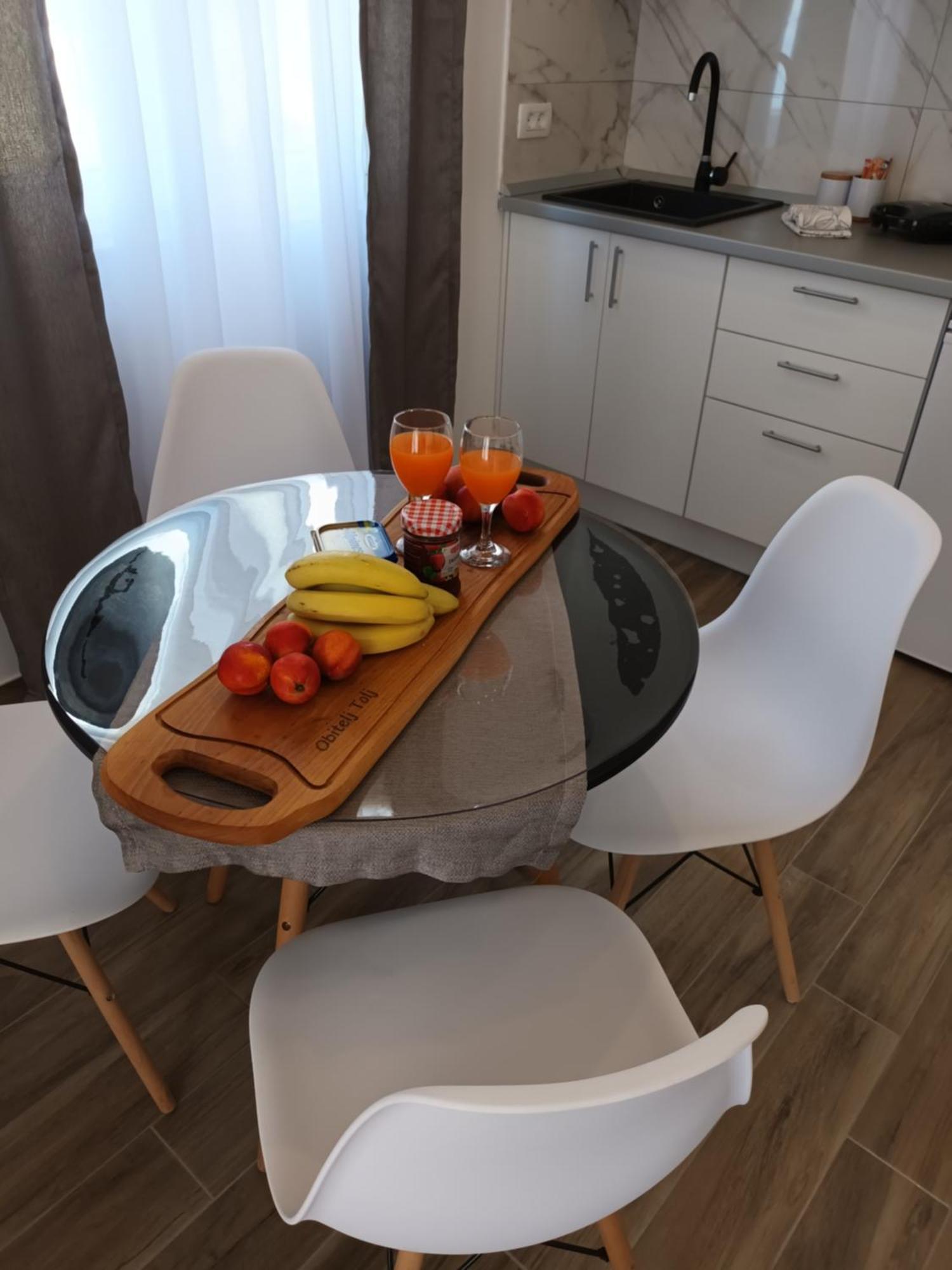 Apartmani Tolj Makarska Exteriör bild